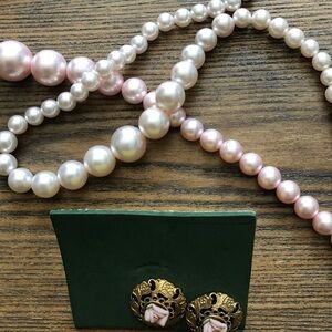 Pearls and earrings Victorian style vintage  set